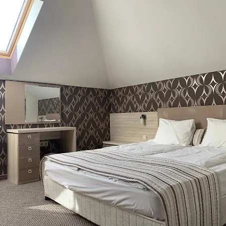 Stayinn Granat - Next To Gondola Lift